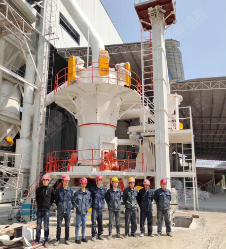 桂林鴻程磨粉機(jī)安裝工人五一堅(jiān)守崗位，保證客戶磨粉生產(chǎn)線按計(jì)劃投產(chǎn)